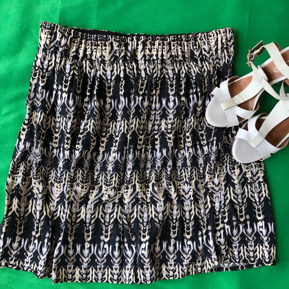 H &M  printed skirt size (M)